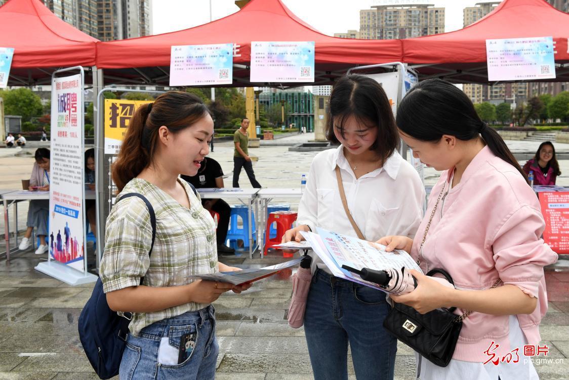 〓愛(ài)你讓我卑微到了泥土里